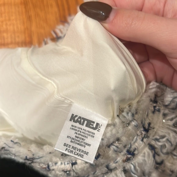 Katie J NYC Girl’s White and Blue Mini Skirt Size M - Picture 4 of 4